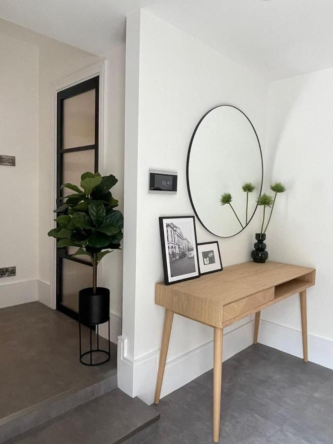 Brand New 3-Bedroom Home In London Exterior photo